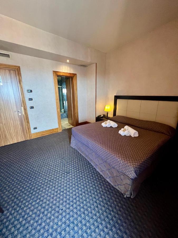Hotel La Fenice Belpasso Bagian luar foto